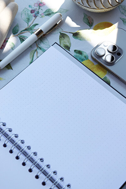 Victoria's Journals Черен ретро дневник - 17x24 см без времеви интервал