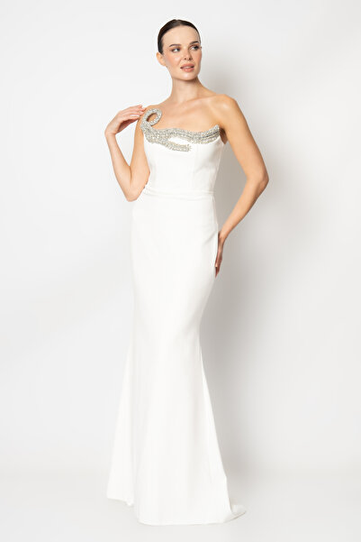 RENGIN Yakası şerit taş aksesuarlı straplez krep abiye elbise