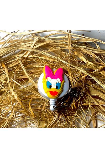 yoyo Daisy Duck Yoyo Name Badge - Comfortable Cut