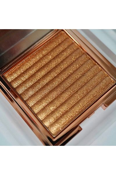 EDA LUXURY BEAUTY Vegan Shimmer Gold Bronzer - Fierce Star Shine Highlighter, Silky Satin