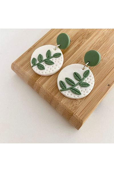 TREND Autumn Green Leaf Polymer Earrings