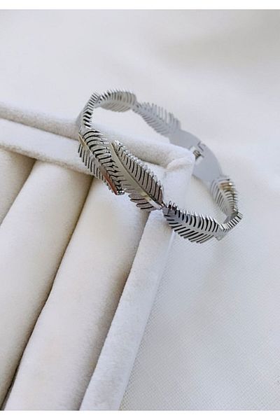 VNS Accessories Steel Leaf Model Silver Handcuff Bracelet