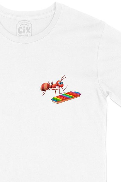 Cix Λευκό T-Shirt - Τσέπη μυρμηγκιού που παίζει ξυλόφωνο, με σχέδιο λογότυπου