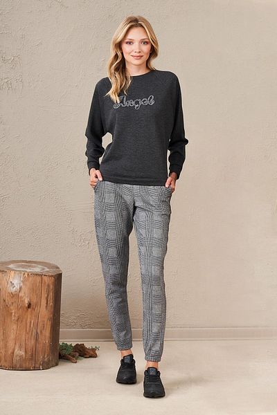 PJS 23576 بدلة رياضية نسائية مطرزة