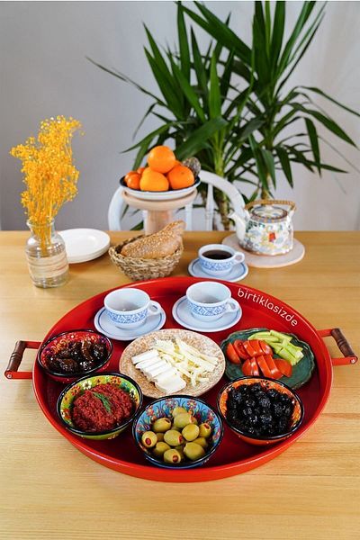 kitchen trend 51 Cm Red 37 Cm Black 2 Piece Metal Round Tray Presentation Tray Tea Coffee Tray