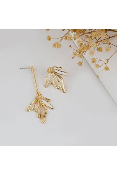 MRK Beyaz ve Altın Çiçekli Özel Tasarım Kadın Küpe