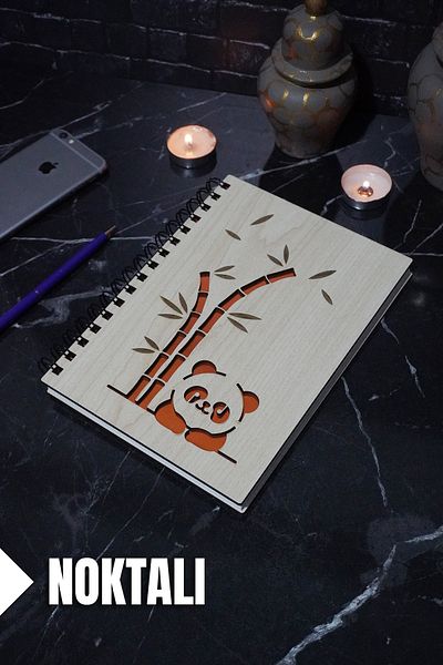 markcat Caiet cu copertă din lemn cu tematică Panda - Agenda și caiet școlar (A5 - 120 coli)