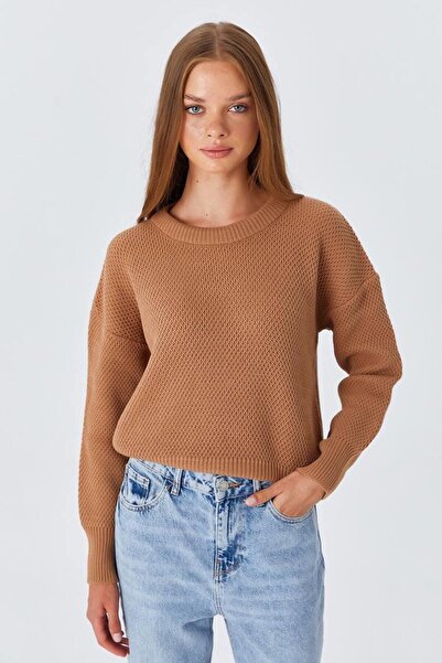 MsLena Butik سترة نسائية تريكو قصيرة بلون الجمل - نمط قرص العسل M275-6795