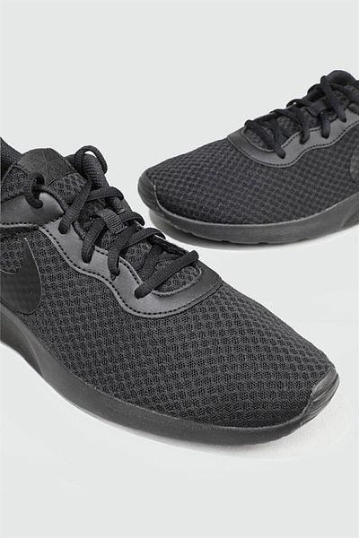 Nike Tanjun Dj6258-001 Schwarze Sportschuhe für Herren
