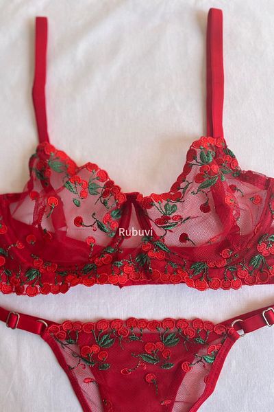 Rubuvi Cherry Red Floral Embroidered Brode Underwire Ruched Tulle Bra Set