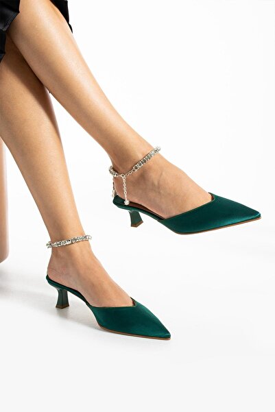 Tulin Shoes كعب نسائي من الساتان الأخضر واندا - مزين بأحجار الكريستال