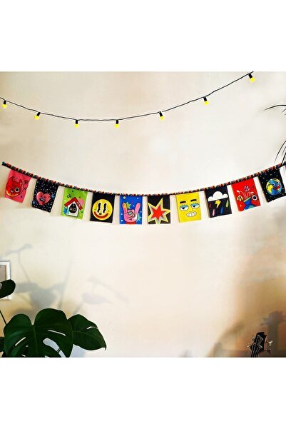 WANDER TAPESTRY Nebun! Steaguri din țesătură cu ciucuri în stil Pop Art colorat
