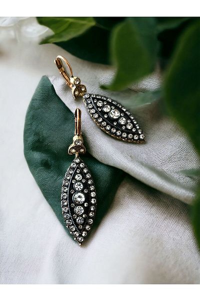 FAYRA ACCESSORIES Zircon Stone Diamond Mounted Shuttle Earrings