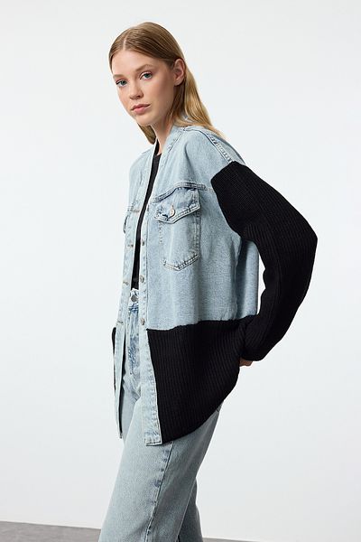 Trendyol Collection Blau-schwarze Strickjacke mit kontrastierendem Farbblock-Oversize-Jeansmantel TWOAW25CE00025