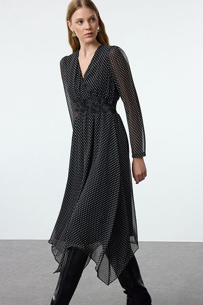 Trendyol Collection Černé šifonové šaty s dvojitým límcem – puntíkovaná, kapesníková sukně a podšívka A-line TWOAW25EL00343