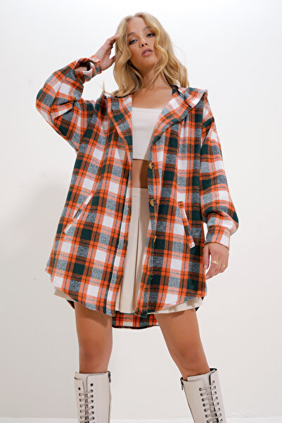 Trend Alaçatı Stili Oranžová kostkovaná oversize dámská košilová bunda – Alc-X12658 s kapucí