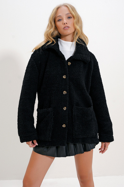 Trend Alaçatı Stili Černá plyšová bunda - dvojitá kapsa, šálový límec na knoflíky, Alc-X12703