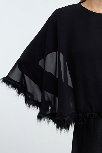 Trendyol Modest Βραδινό φόρεμα υφαντό από σιφόν - Λεπτομέρεια μαύρου μανδύα TCTAW25DB00005