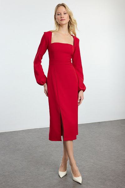 Trendyol Collection Rotes gewebtes Kleid mit quadratischem Kragen und Schlitzdetail TWOAW24EL00457