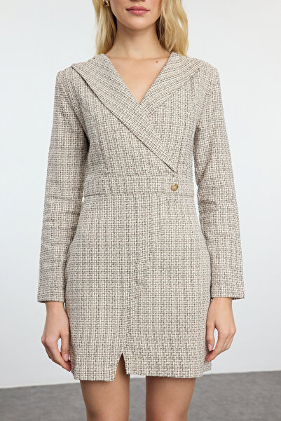 Trendyol Collection Μπεζ καρό καρό υφαντό φόρεμα - TWOAW24EL00339