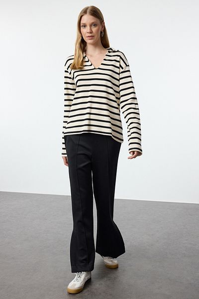 Trendyol Collection Удобен суитшърт на райе в цвят екрю - Twoaw25Sw00190