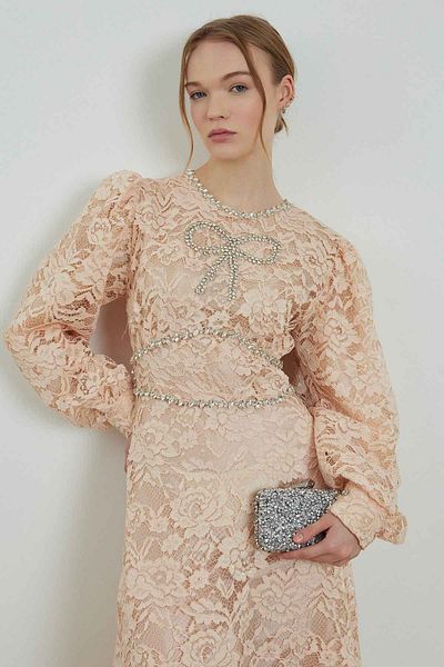 Hooopstore Φόρεμα με κέντημα με πέτρα σε μπεζ χρώμα ELISABETH