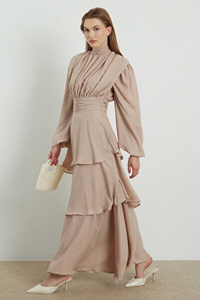Hooopstore Beige Chiffon Dress - Arabia Model
