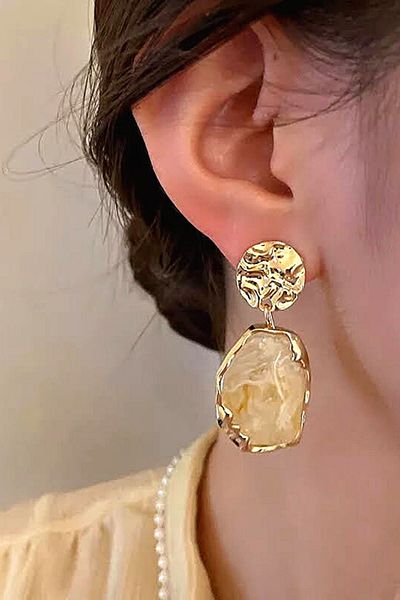 PETEK AKSESUAR Vintage Bone Drop Earrings Cream