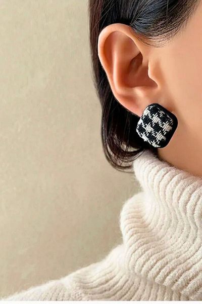 PETEK AKSESUAR FRENCH SQUARE DESIGN DROPED FABRIC EARRINGS
