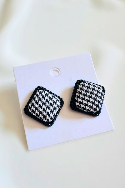 PETEK AKSESUAR Houndstooth Sand Design Earrings