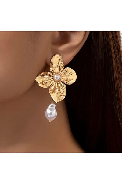 Asteria Jewelry Flower Patterned Pearl Detailed Earrings