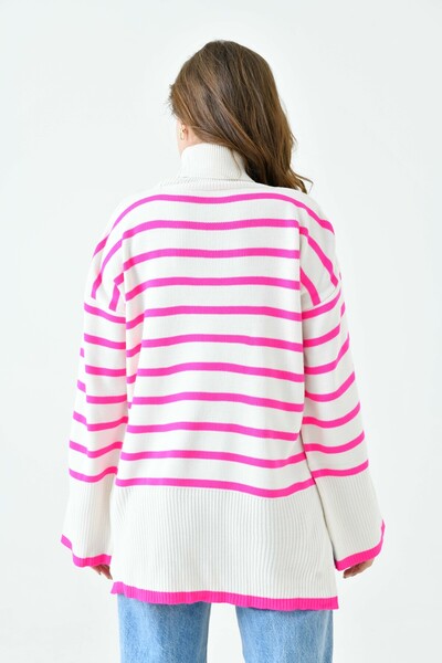 vuvutasarım Pulover tricotat supradimensionat cu guler înalt, dungi roz - Detaliu cu crăpătură , mânecă lungă 2544