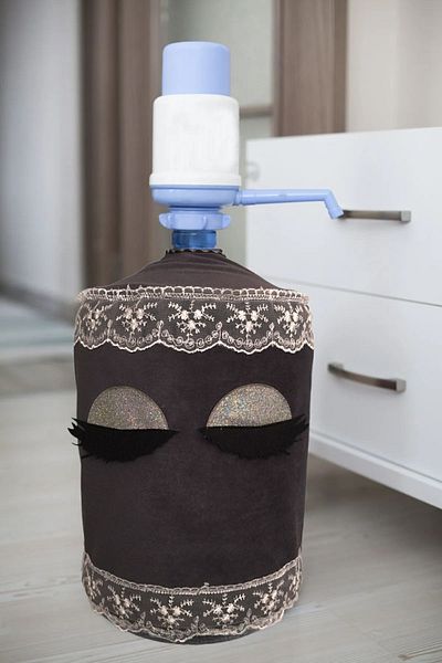 Nisahometeks Carcasă pentru sticle (potrivită pentru sticle de plastic de 19 l)
