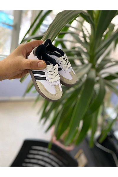 STARYOU STORE White-Black Striped Unisex Children's Sports Shoes - Flat Sole and Laces
