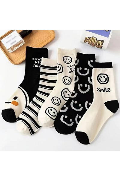 çorapmanya Комплект памучни дамски чорапи Smile / Smiling Face Patterned 5-Piece - черно и бяло