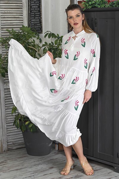 Chiccy Λευκό φόρεμα με γιακά δικαστή με μπαλόνι μανίκι με βολάν και φούντες κεντημένο casual υφαντό φόρεμα