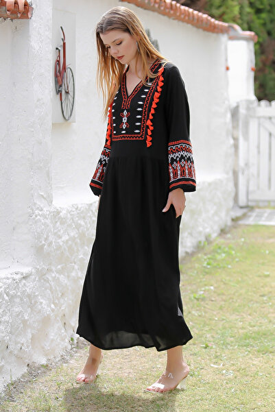 Chiccy V-Neck Embroidered Black Tassel Balloon Sleeve Casual Dress