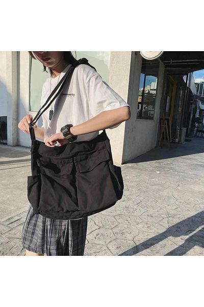 Köstebek Black Crinkle Messenger Bag