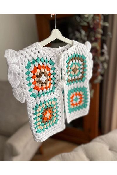 El örgüsü Baby Kids Vest - Hand Knitted Motif