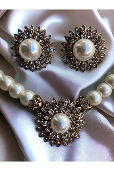 FAYRA ACCESSORIES Beyaz Kristal Taşlı Çiçek Figür İnci Kolye ve Küpe Seti