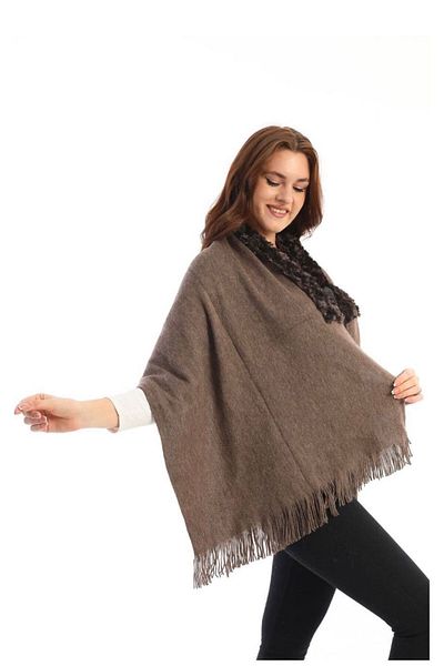 eslem butik Winter and Seasonal Furry Shoulder Shawl