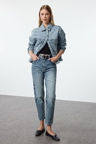 Trendyol Collection Blugi vintage subțiri Mom cu talie înaltă - Blue Pale Effect TWOAW25JE00156
