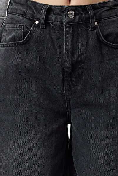 Trendyol Collection Antracitové pytlovité džíny s vysokým pasem – udržitelné Twoaw25Je00147