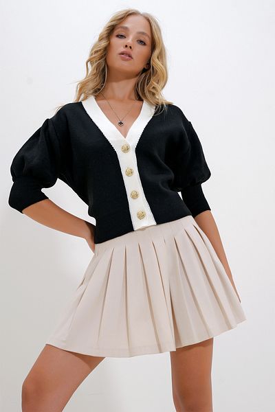 Trend Alaçatı Stili Cardigan negru pentru femei cu decolteu în V și mâneci cu balon - nasturi ALC-X12683