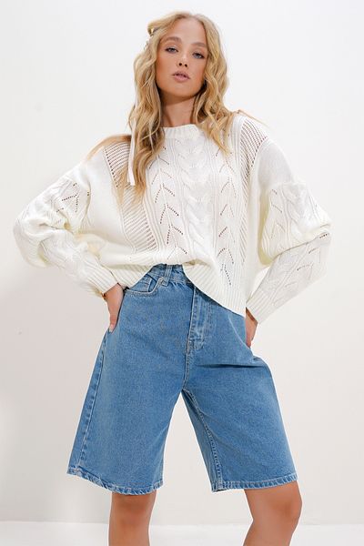 Trend Alaçatı Stili Cremefarbener Damen-Strickpullover mit Strickmuster und Rundhalsausschnitt – ALC-X12675