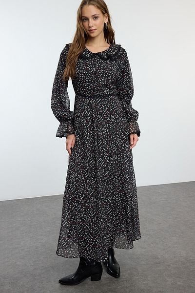 Trendyol Modest Υφαντό Λεπτομερές Μαύρο Φόρεμα - Λεπτομέρεια γιακά TCTAW25EB00094