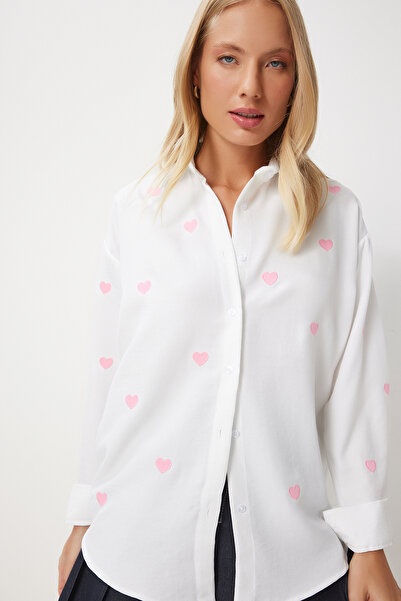Happiness İstanbul Cămașă oversize cu inimă brodată albă pentru femei - DX00018