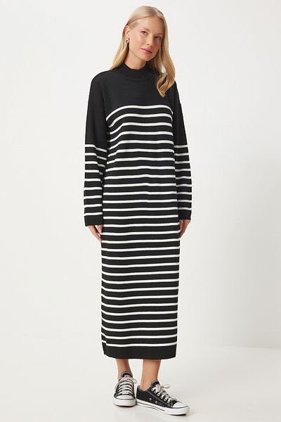 Happiness İstanbul Rochie de damă din tricotaje largi cu dungi negre - DD01340