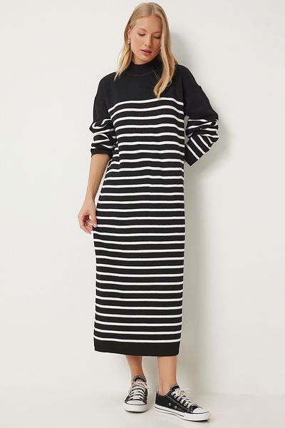 Happiness İstanbul Rochie de damă din tricotaje largi cu dungi negre - DD01340