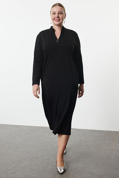 Trendyol Curve Schwarzes Maxikleid in Übergröße – Sweatshirt mit Reißverschlusskragen, gestrickt TBBAW25AH00077